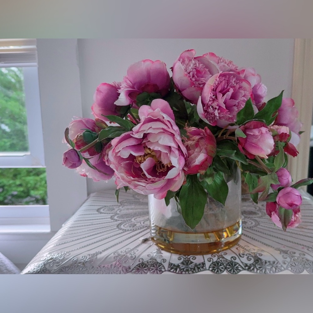 Peonies Elegant Pink Floral Arrangement in Glass Vase Pink Peonies - Picture 4 of 9